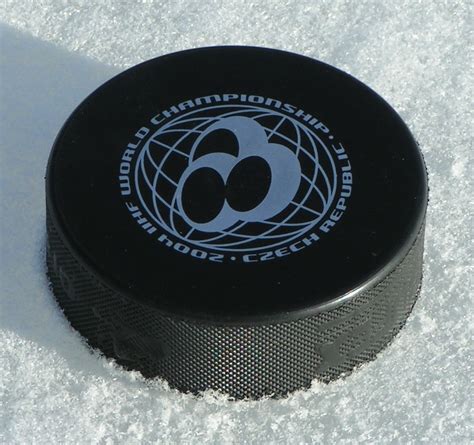 File:Hockey puck.JPG - Wikimedia Commons