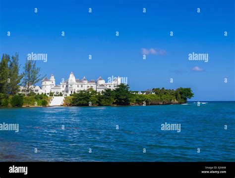 Trident castle port antonio jamaica hi-res stock photography and images - Alamy