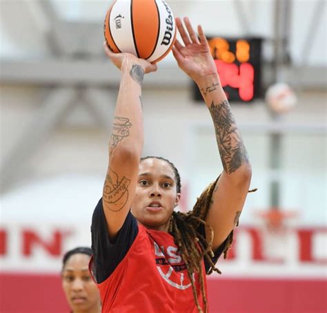 Brittney Griner Bio, Career, Age, Height, Relationship, Affairs, Net ...