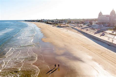 Not just great culture. Montevideo has 10 fine beaches - Guru'Guay