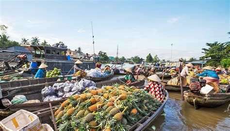 Floating market in Can Tho - Vietnam