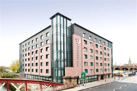 Premier Inn Manchester Salford Cent, UK - Booking.com