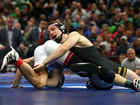 College Wrestling: Spencer Lee denies Nick Suriano national title