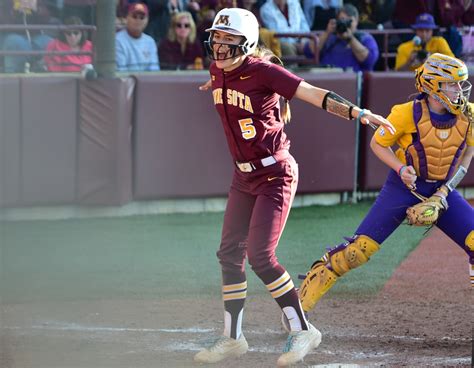 Minnesota Gophers softball reaches first Women's College World Series