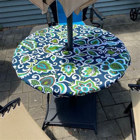 Outdoor Patio Table Cover With Umbrella Hole Zipper - Round Table Chair ...