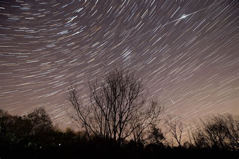 Watch the Lyrid Meteor Shower Peak During a New Moon - The New York Times