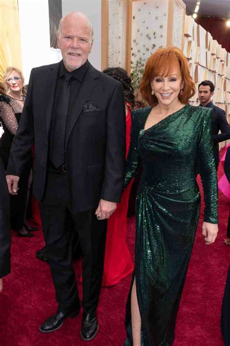 Reba McEntire Says Her & Boyfriend Rex Linn Are “Having A Blast ...