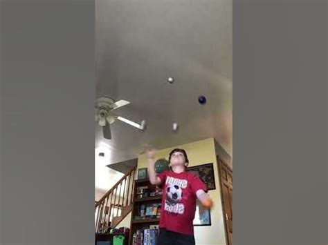 Juggling 5 balls half shower - YouTube