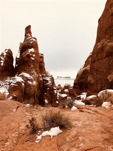 Hiking the Fiery Furnace in Arches National Park - Hike The Planet!