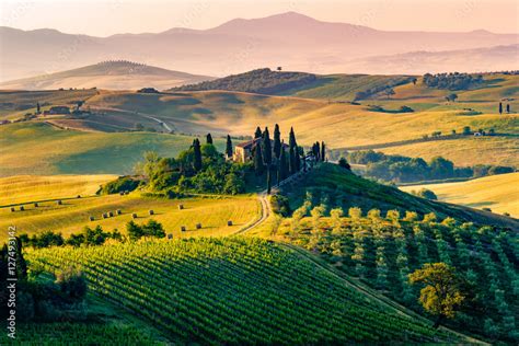 Tuscany, Italy. Landscape foto de Stock | Adobe Stock