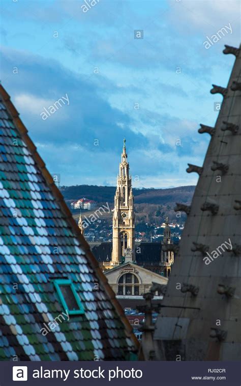 Download this stock image: Vienna city skyline with the city hall seen ...