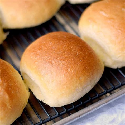 Hamburger Buns: Cooking 101 - Cooking with Curls