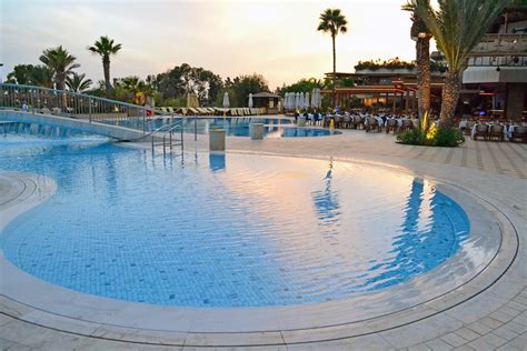 Renovated Swimming Pools at Four Seasons – Efstaco Pools