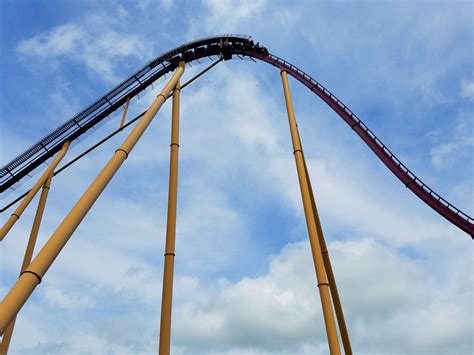 Diamondback Reaches for the Sky (Kings Island) : r/rollercoasters