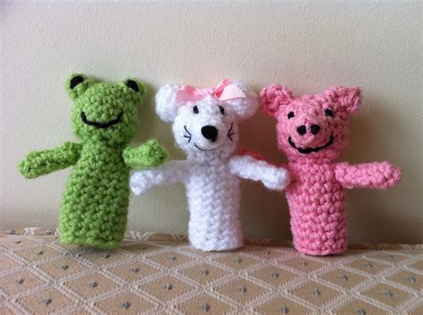 simple.creative.life: Crocheted finger puppets in "My Creative Space"