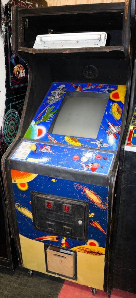 BURGER TIME ARCADE GAME IN SPACE CABINET