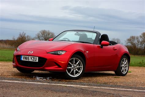 Mazda MX-5 convertible review | Parkers