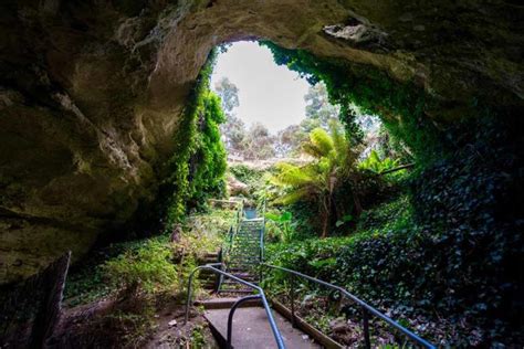 It is time to discover the natural beauty of Mount Gambier - Australian ...