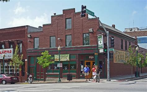 File:Kellys Westport Inn Kansas City MO.jpg - Wikimedia Commons ...