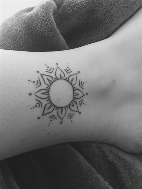 Flower mandala ankle tattoo #flower #mandala @emmaknox | Small mandala ...