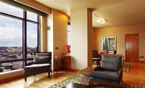 Grand Hyatt Seattle - Compare Deals