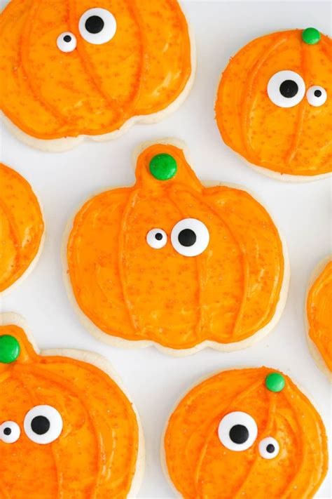 CUTE Halloween Sugar Cookies Recipe | Lil' Luna