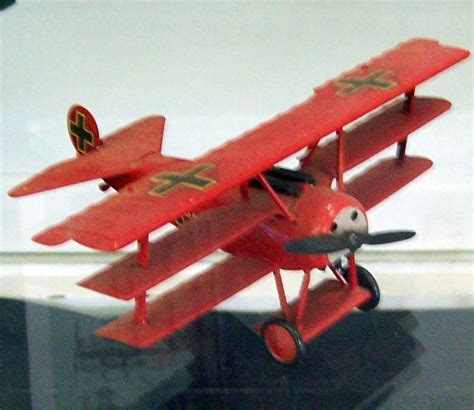 Poppular Photography: World War I Model Airplanes