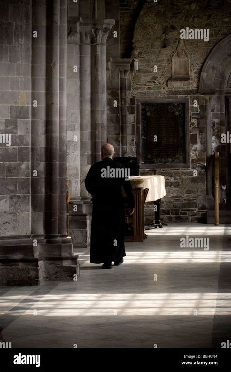 St davids cathedral interior hi-res stock photography and images - Alamy