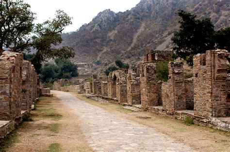 The Ghost City of Bhangarh and the Curse of the Holy Man | haunted | haunting | history | The ...