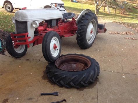 Rear tires - Ford 9N, 2N, 8N Forum - Yesterday's Tractors