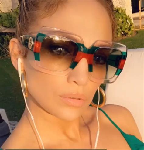 JLO wearing Gucci sunglasses 😎 #sunglasses #jenniferlopez | Gucci sunglasses, Celebrity ...