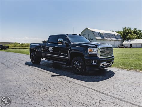 2017 GMC Sierra 3500 HD - Staggered Fuel Offroad Wheels 235/80R17 Michelin Tires