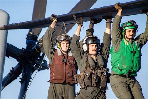 DVIDS - Images - Flight Operations onboard USS Somerset [Image 1 of 10]