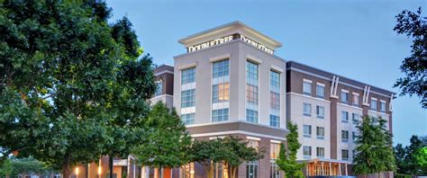 Baton Rouge Hotels - Hotels near LSU - DoubleTree Baton Rouge