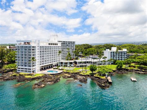 With 180-Degree Ocean Views, Hawaii's Grand Naniloa Hotel Is Quite The Retreat