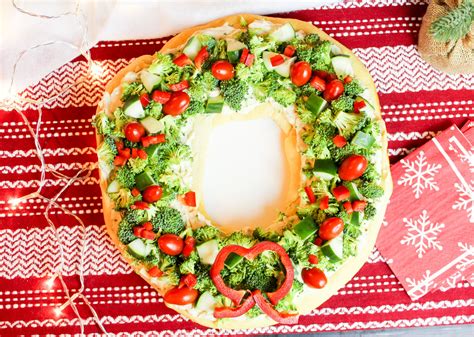 Christmas Wreath Veggie Pizza Appetizer