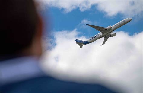 Video: Airbus A350 Fully Automatic Take-Off...