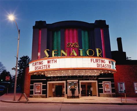 America’s Vanishing Historic Movie Theaters | Movie theater, Art deco, Art deco architecture