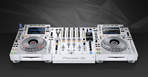 Pioneer DJ Reveals New CDJ-2000NXS2-W & DJM-900NXS2-W