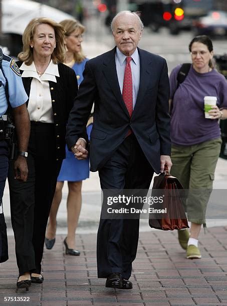 220 Kenneth Lay Takes The Stand In Enron Trial Stock Photos, High-Res ...