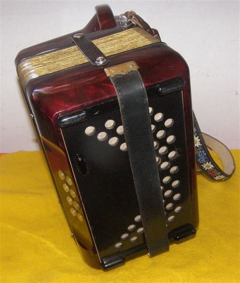 HOHNER BUTTON ACCORDION 3 ROW DIATONIC - Other