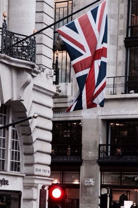 ZsaZsa Bellagio | Bandera de londres, Fotos de europa, Bandera de inglaterra