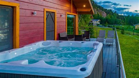 Dog Friendly Cottages in Scotland [ +7 Hot Tub Holidays]