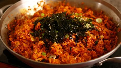 Kimchi fried rice (Kimchi-bokkeumbap) recipe by Maangchi