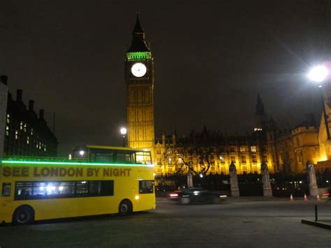 See London By Night Guided Bus Tour - London | Project Expedition