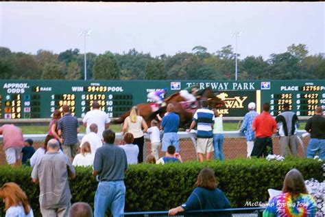 Turfway Park racetrack pictures - The McChump Racing Tour