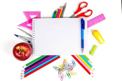 Bright educational background with school supplies - Creative Commons Bilder