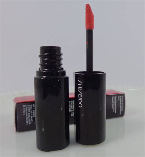 Swatch & Review: Shiseido Perfect Rouge and Lacquer Rouge Lipsticks ...