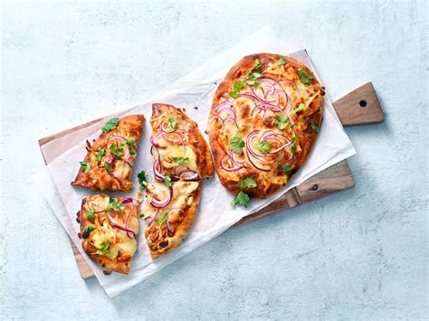 Butter Chicken Naan "Pizza" | Savory