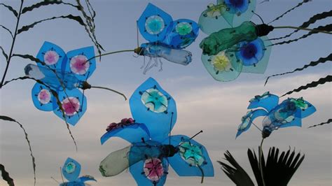 PET-art: Turning Plastic Waste into Art - Ecobnb